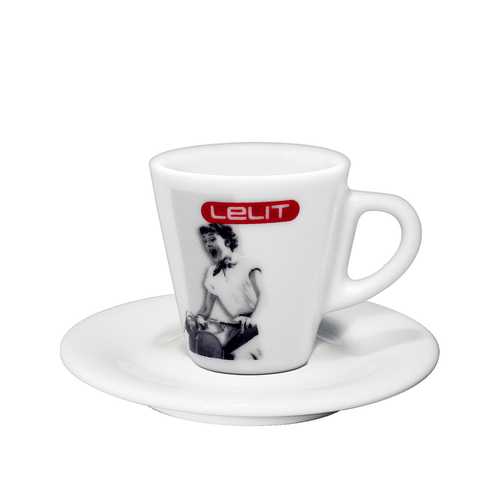 Tasses à café avec leurs sous-tasses