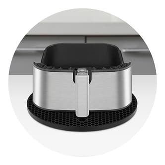 Cooking basket ontop silicone mat