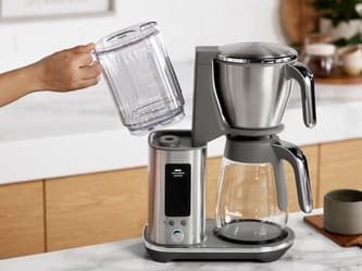 Lifestyle image of the Luxe Brewer Glass