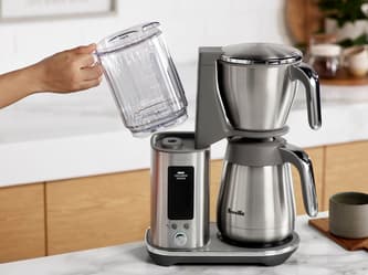 Lifestyle image of the Luxe Brewer Glass