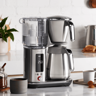 Lifestyle image of the Luxe Brewer Thermal