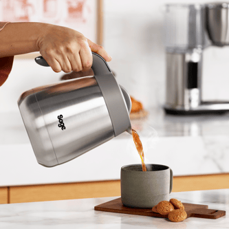 Lifestyle image of the Luxe Brewer Thermal