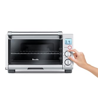 Backlit LCD display to guide you to cooking perfection